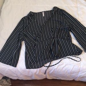 Black and white wrap